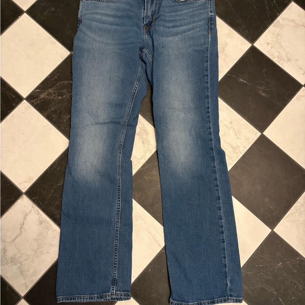 Old Navy Men's 31x32 Blue Jeans, boot cut with built-in flex
